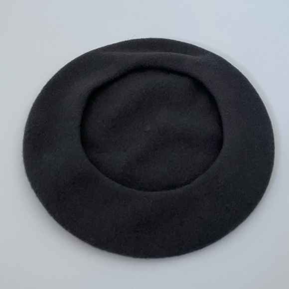 Holt Renfrew Gray Beret - Picture 2 of 4